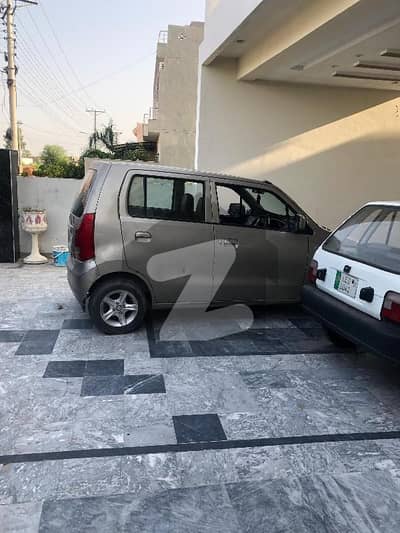 ایل ڈی اے ایوینیو لاہور میں 2 کمروں کا 1 کنال زیریں پورشن 1.0 لاکھ میں کرایہ پر دستیاب ہے۔