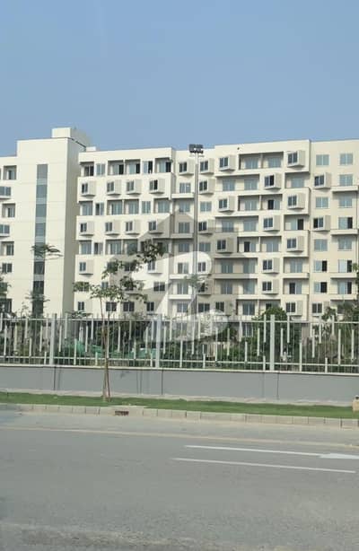 3 BHK LUXURY APARTMENT IN HEART OF DHA
