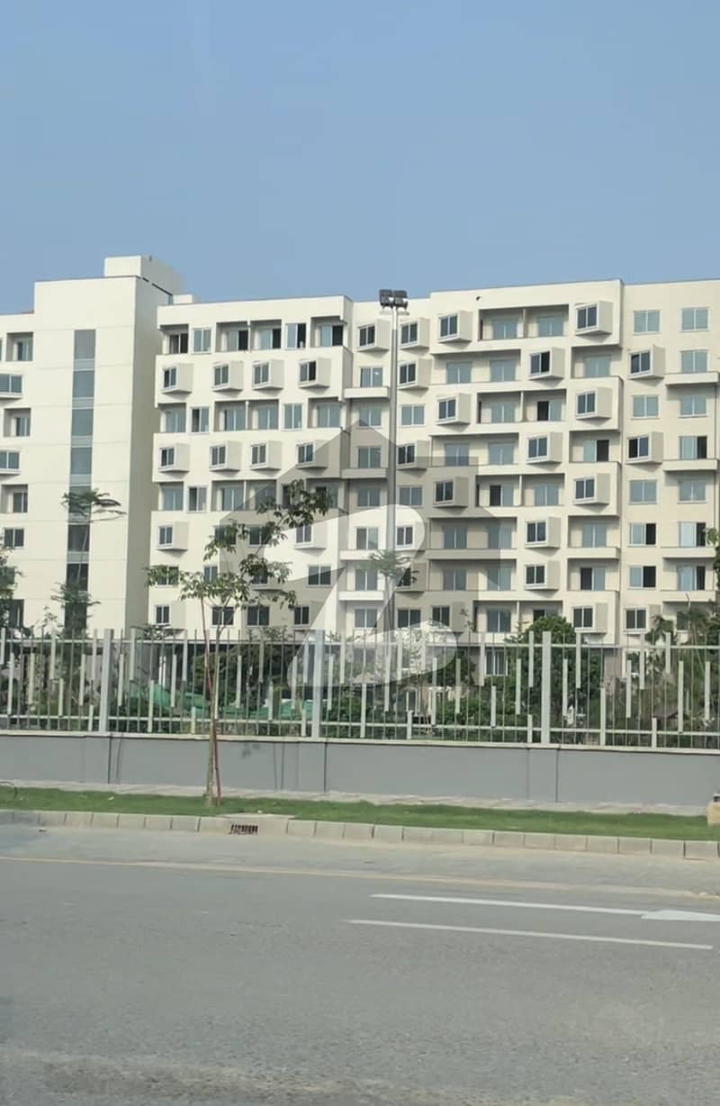 3 BHK LUXURY APARTMENT IN HEART OF DHA