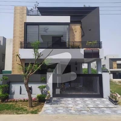 Luxury 5 Marla 3 Bed Modern House Available For Sale In DHA 9 Town Prime Location
