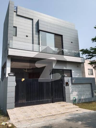 High-End 5 Marla 3 Bed Stylish Modern Villa Available for Sale in DHA 9 Town 100