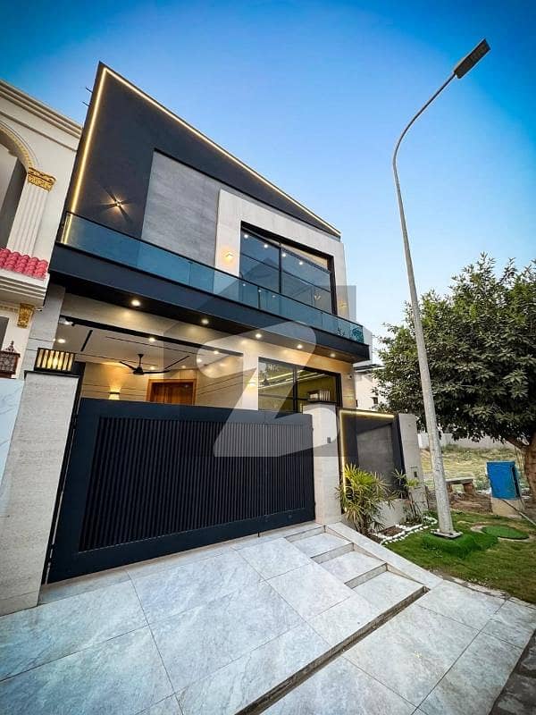 brand new modern design luxury house