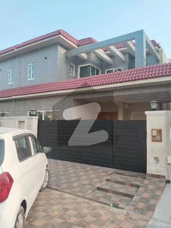 10 Marla Double Unit House Good Location