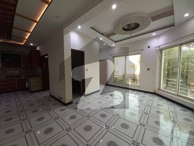 For Rent 7 Marla upper Portion ( video available) location Allama iqbal town lhr