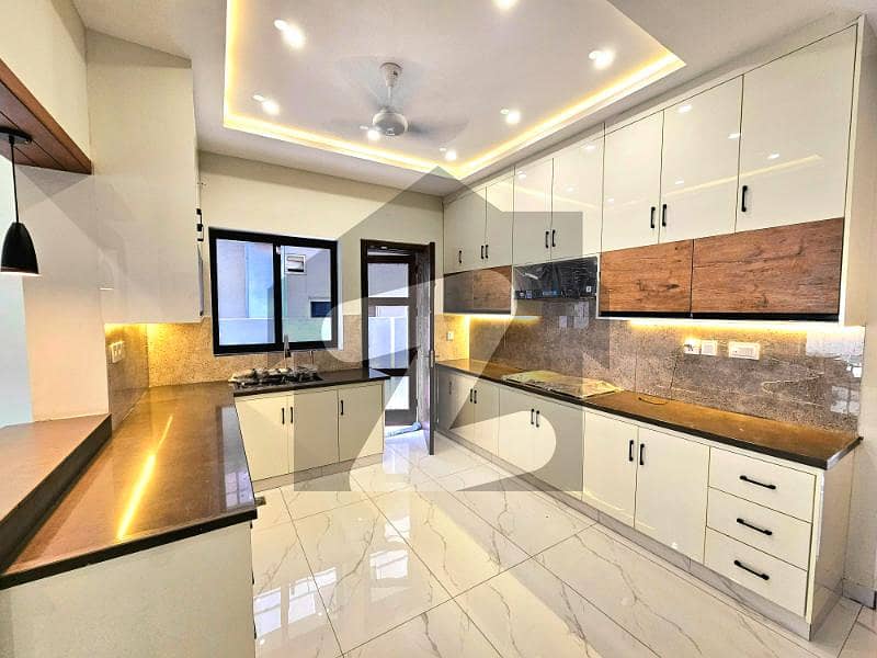 Designer 12 Marla House In Bahria Overseas