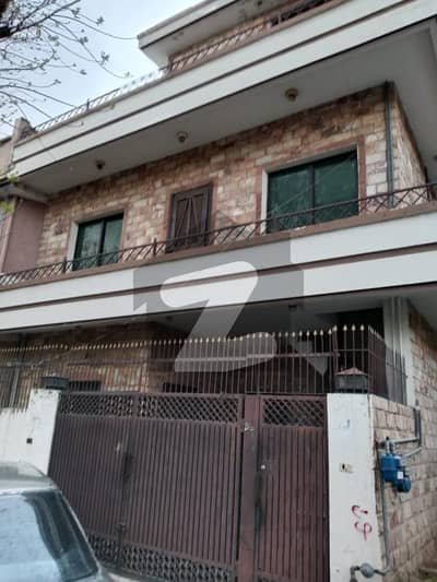 جی ۔ 11 اسلام آباد میں 4 کمروں کا 6 مرلہ مکان 4.5 کروڑ میں برائے فروخت۔