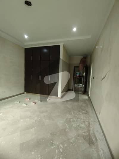 4 bed attach bath tv lough double kitchen drawing room vip location near to khalid masjid for rent family silent office company