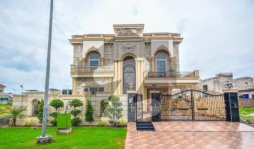 Proper 2 Unit Victorian Bungalow For Sale, Near CarreFour Mall And Park