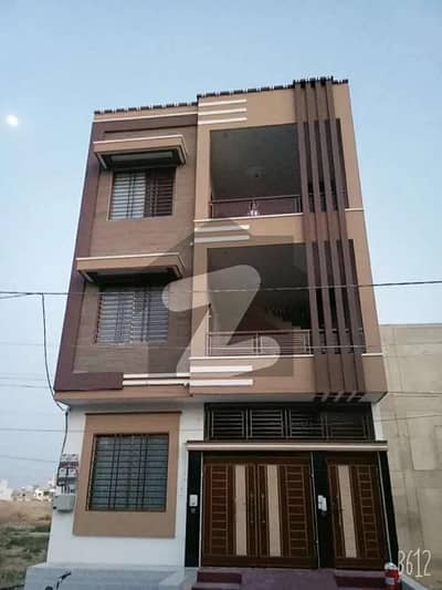 Independent House For Commercial Purpose 400 yard almost 18 rooms for School/ Software house/ hospital /Office 3 Floor 3 kitchen Zero Load Shedding Sweet Water 24/7 Main road property