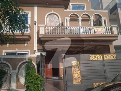 جوبلی ٹاؤن ۔ بلاک ڈی جوبلی ٹاؤن,لاہور میں 6 کمروں کا 10 مرلہ مکان 3.6 کروڑ میں برائے فروخت۔
