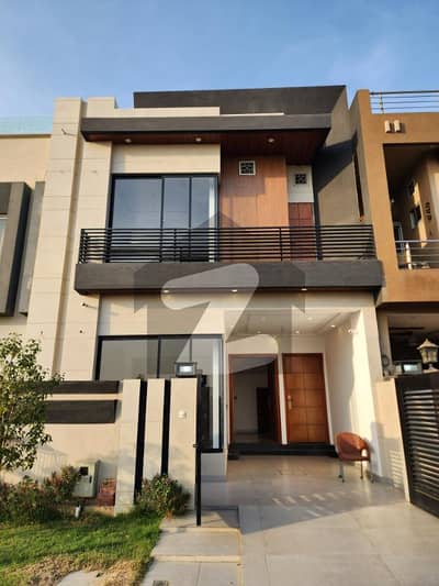 5 Marla Brand New House Available For Sale In Lake City