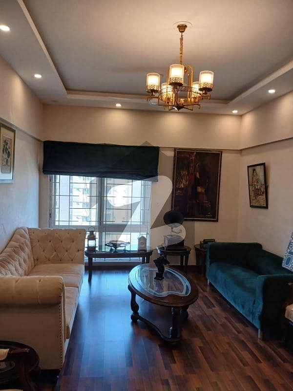 3 Bedrooms Apartment
