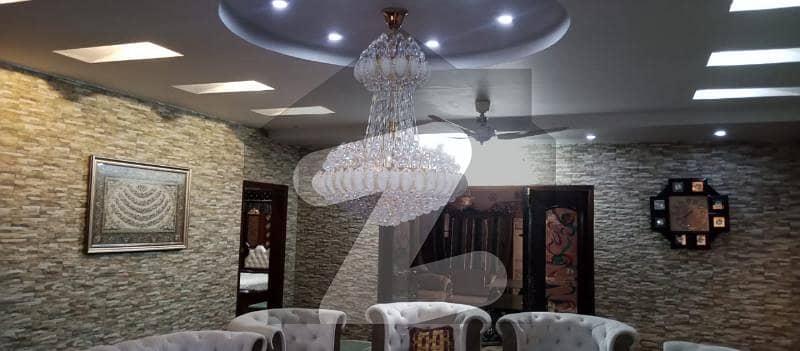 ڈی ایچ اے فیز 5 ڈی ایچ اے ڈیفینس,کراچی میں 6 کمروں کا 2 کنال مکان 8.5 لاکھ میں کرایہ پر دستیاب ہے۔