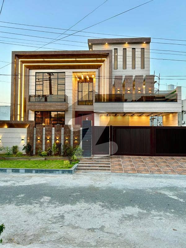 1 Kanal Stylish Supreme Designers Bungalow For Sale