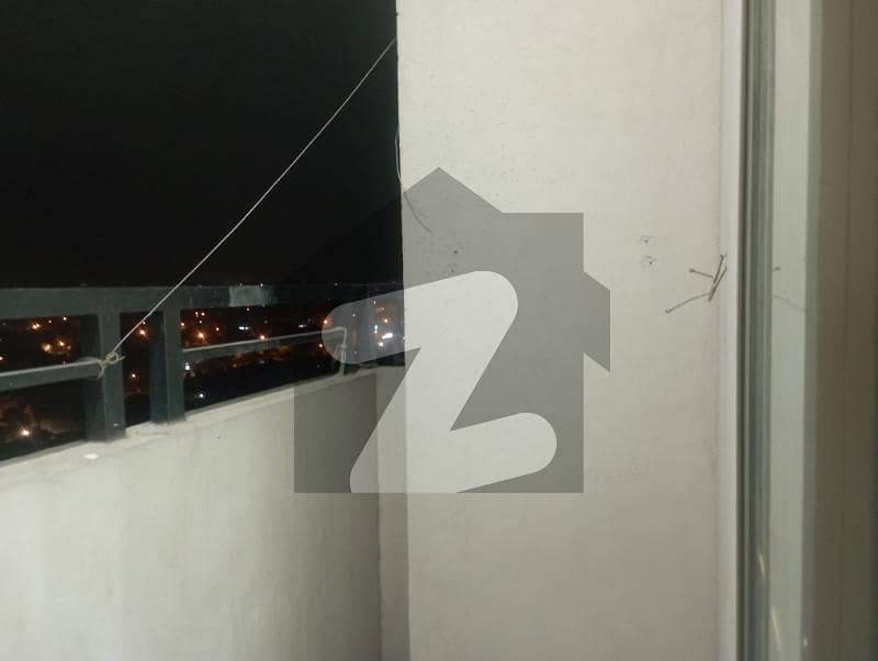 1700 Square Feet Flat Is Available In Capital Square