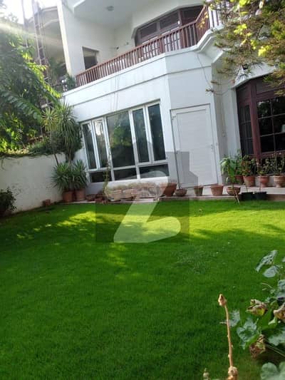 F 10 Beautiful House For Rent.
