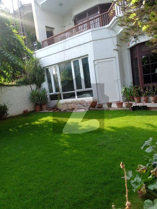 F 10 Beautiful House For Rent.