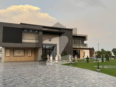 16 Kanal FarmHouse For Sale