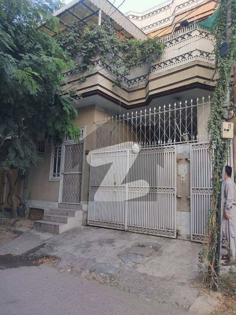 حیات آباد فیز 3 حیات آباد,پشاور میں 5 مرلہ مکان 2.75 کروڑ میں برائے فروخت۔