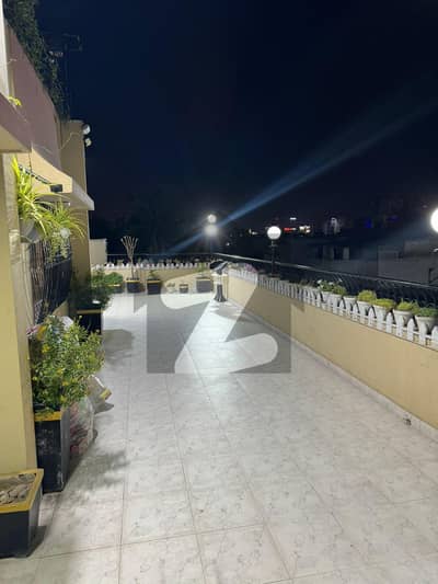 Exquisite 6600 SQFT + Separate Roof Penthouse