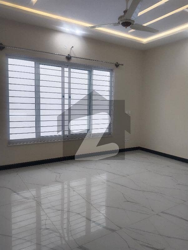 OPEN BASEMENT AVAILABLE FOR RENT