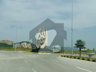 10 Marla (35x70) Margalla Facing Plot for Sale Block B, B-17 Multi Gardens Islamabad  Best Location Solid Land Ready for Possession   Location: B-17 Multi Gardens, Block B CDA Sector, Islamabad  Size: 35x70 (10 Marla)  Plot Series: 1300