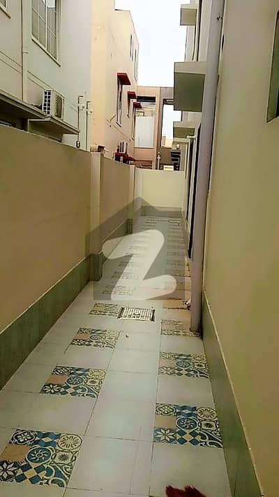 10 Marla Like Brand New House For Sale Central Block 80 Feet Road Very Hote Location