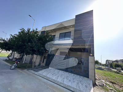 7.5 Marla East open House available for Sale