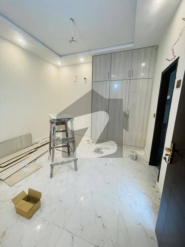 3 Marla Vip Flat Available For Rent
