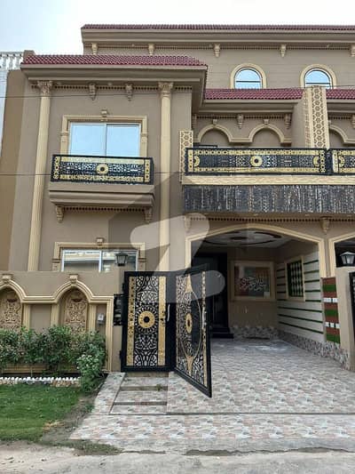 5 Marla Beautifully designed house For Sale And Direct Meeting With Owner In Park View City Lahore.