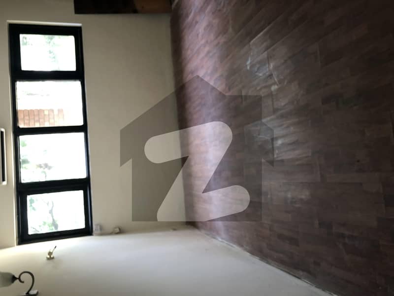3 Kanal Beautiful Bungalow