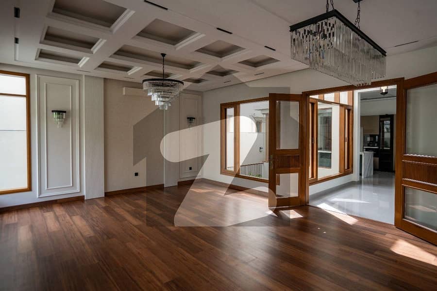 500 Sq Yards Luxury Bungalow For Sell
