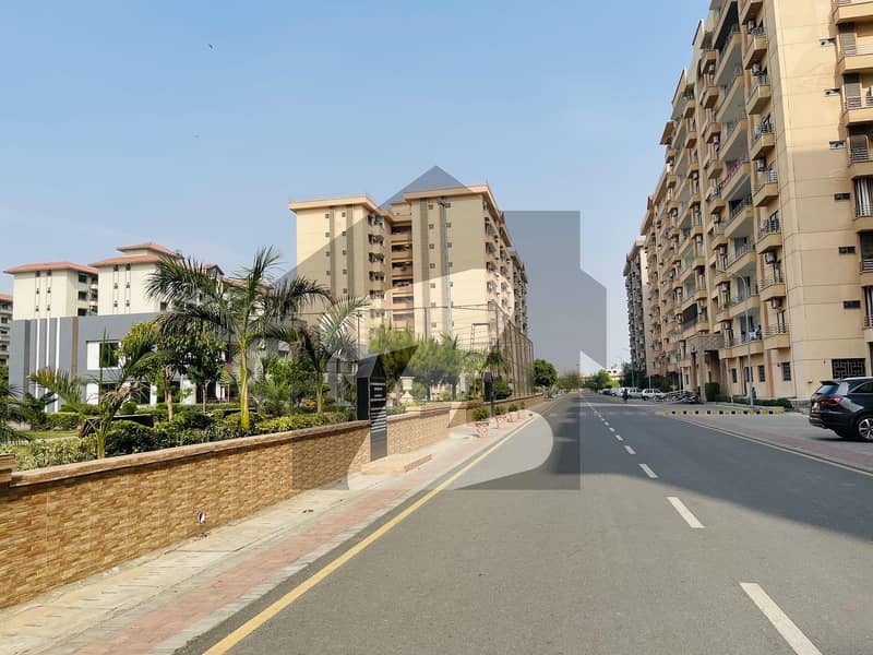 Top location good condition Apartment 3 Bedrooms For Rent