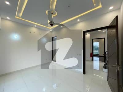 7 Marla House In Beautiful Location Of Gulberg