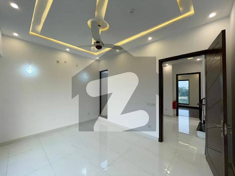 7 Marla House In Beautiful Location Of Gulberg