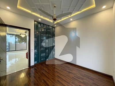Garden Town House Sized 13 Marla For Rent