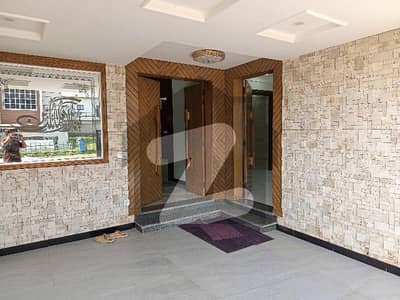 بحریہ ٹاؤن راولپنڈی راولپنڈی میں 5 کمروں کا 10 مرلہ مکان 3.5 کروڑ میں برائے فروخت۔