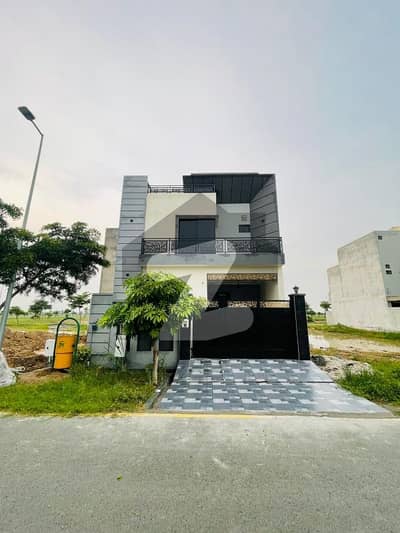 Get This Amazing Facing Park 5 Marla House Available In Royal Palm City - Block H