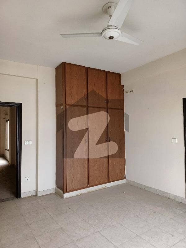 8 Marla Flat For Rent 4th Floor