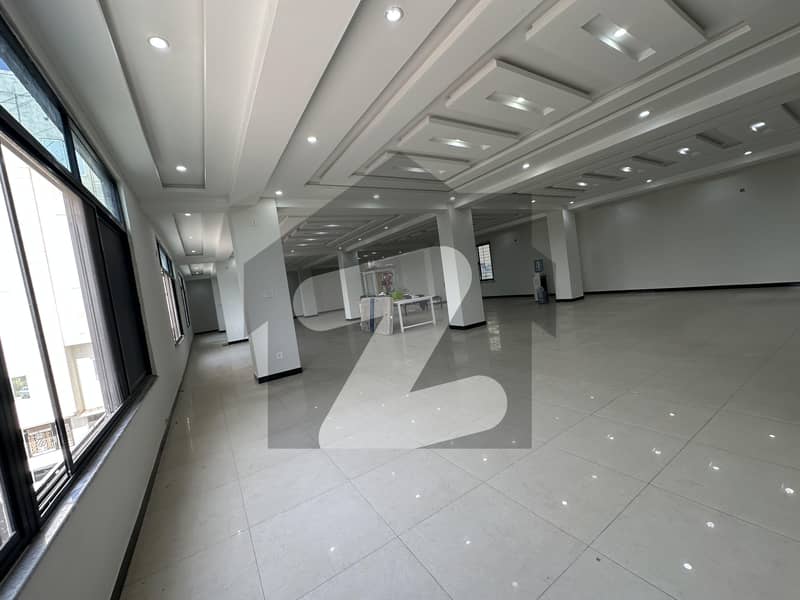 سوان گارڈن اسلام آباد میں 1 کنال عمارت 18.0 لاکھ میں کرایہ پر دستیاب ہے۔