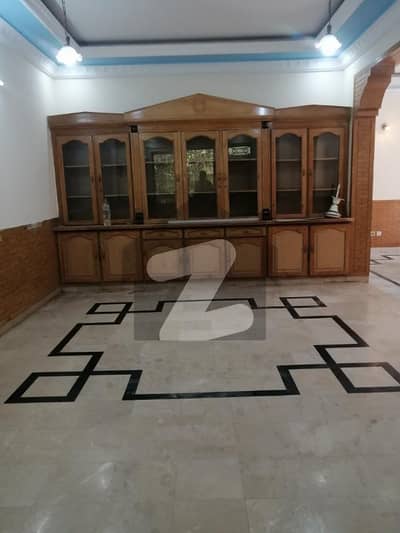 جی ۔ 11 اسلام آباد میں 2 کمروں کا 14 مرلہ بالائی پورشن 1.2 لاکھ میں کرایہ پر دستیاب ہے۔