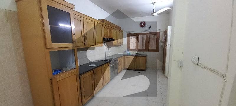 5 BED HOUSE FOR RENT