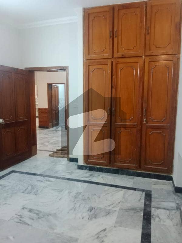 جی ۔ 11 اسلام آباد میں 3 کمروں کا 7 مرلہ بالائی پورشن 1.0 لاکھ میں کرایہ پر دستیاب ہے۔