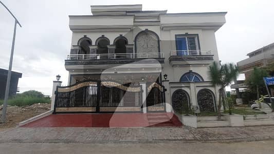 ٹاپ سٹی 1 اسلام آباد میں 10 مرلہ مکان 4.65 کروڑ میں برائے فروخت۔