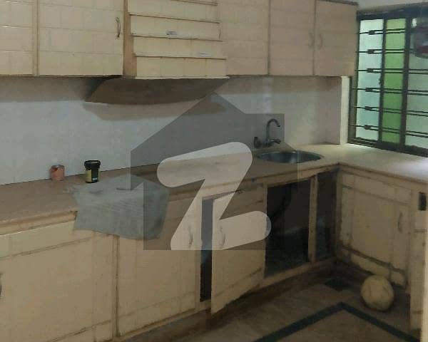House For Grabs In 1800 Square Feet Islamabad
