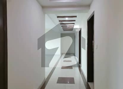 1st Flor 10 Marla Flat Just Like Brand New With Under Ground Parking Ready To Move
