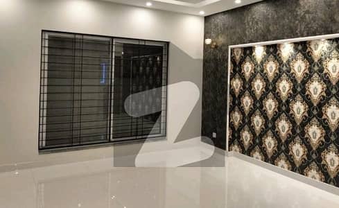 بحریہ ٹاؤن سیکٹر ای بحریہ ٹاؤن,لاہور میں 5 کمروں کا 10 مرلہ مکان 1.1 لاکھ میں کرایہ پر دستیاب ہے۔