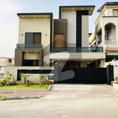 بحریہ گرینز۔ اوورسیز انکلیو - سیکٹر 2 بحریہ گرینز۔ اوورسیز انکلیو,بحریہ ٹاؤن فیز 8,بحریہ ٹاؤن راولپنڈی,راولپنڈی میں 5 کمروں کا 10 مرلہ مکان 5.7 کروڑ میں برائے فروخت۔