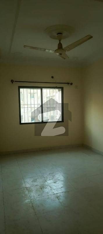 ڈی ایچ اے فیز 5 ڈی ایچ اے ڈیفینس,کراچی میں 3 کمروں کا 6 مرلہ فلیٹ 1.25 کروڑ میں برائے فروخت۔