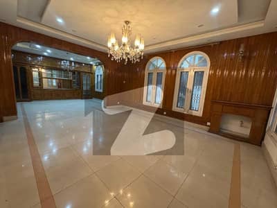 Beautiful luxury house available for rent in f-10 Islamabad|6 bedrooms|garden|4 car parking| VIP location.